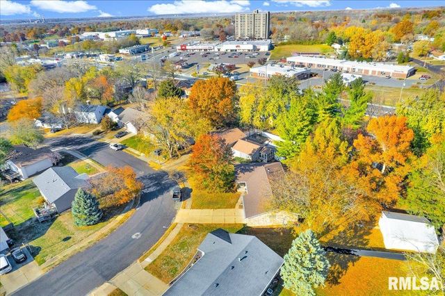 2109 GLENVIEW Drive, Pekin, IL 61554