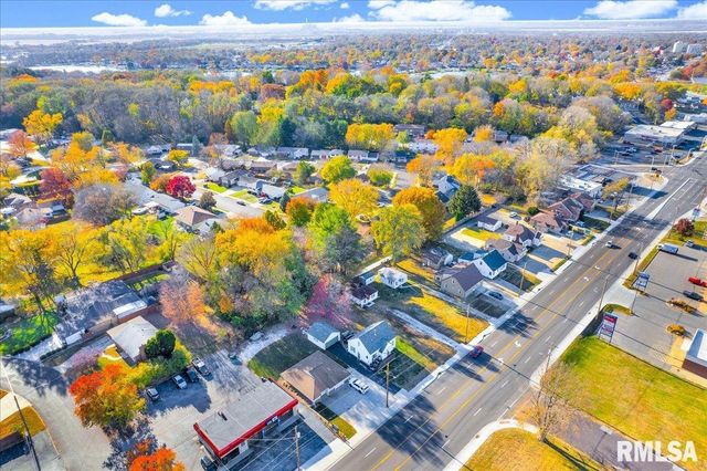 2109 GLENVIEW Drive, Pekin, IL 61554