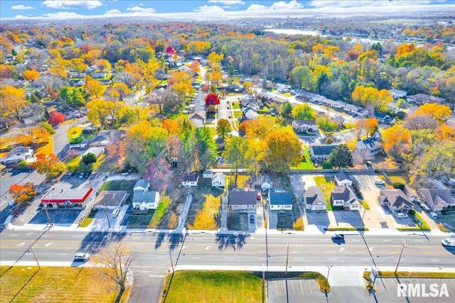 2109 GLENVIEW Drive, Pekin, IL 61554