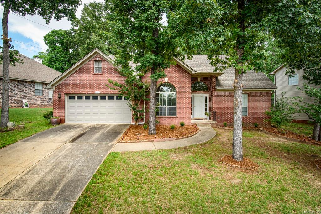1907 Cherrybend Drive, Little Rock, AR 72211