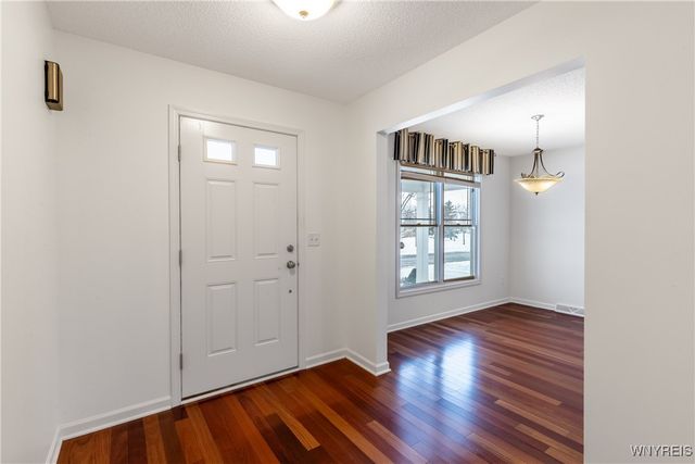 14 Wetherby Way, Lancaster, NY 14086