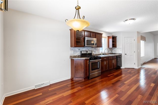 14 Wetherby Way, Lancaster, NY 14086