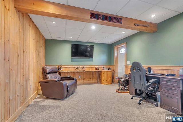 85 Larsen Road, West Milford, NJ 07480