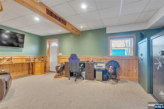 85 Larsen Road, West Milford, NJ 07480