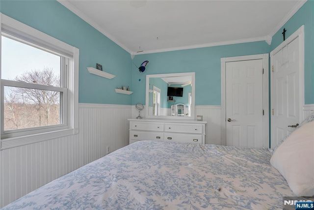85 Larsen Road, West Milford, NJ 07480