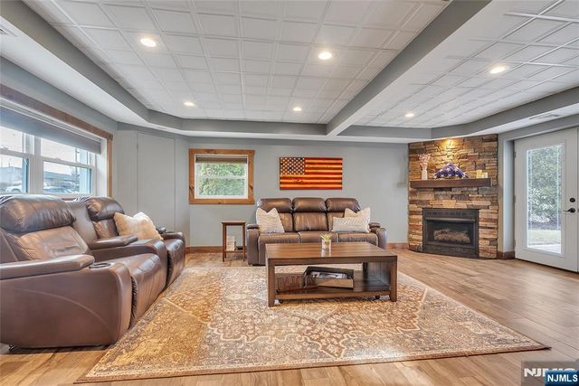 85 Larsen Road, West Milford, NJ 07480