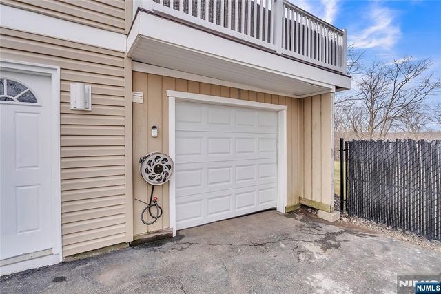 85 Larsen Road, West Milford, NJ 07480