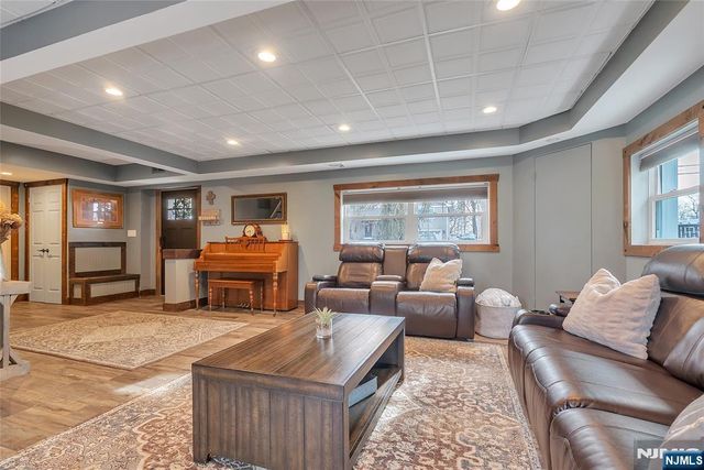 85 Larsen Road, West Milford, NJ 07480