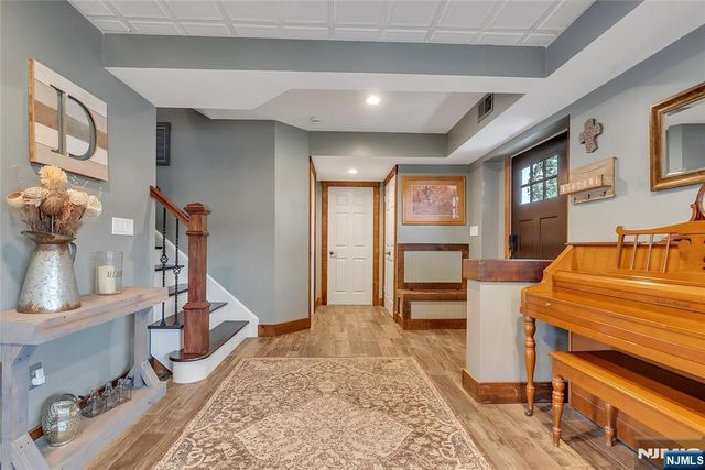 85 Larsen Road, West Milford, NJ 07480