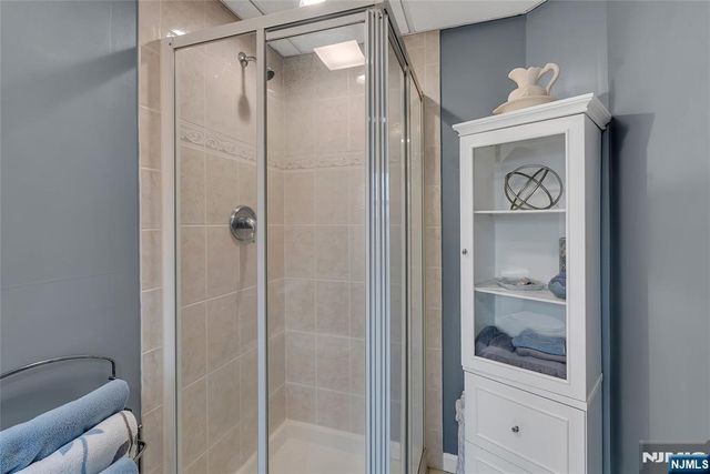 85 Larsen Road, West Milford, NJ 07480