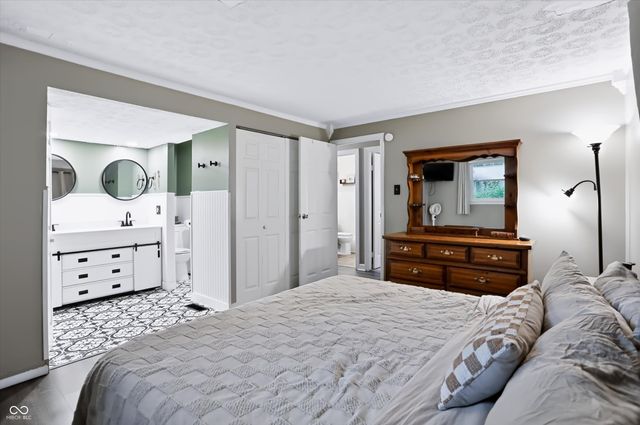 1515 W 75th Place, Indianapolis, IN 46260