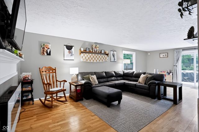 1515 W 75th Place, Indianapolis, IN 46260