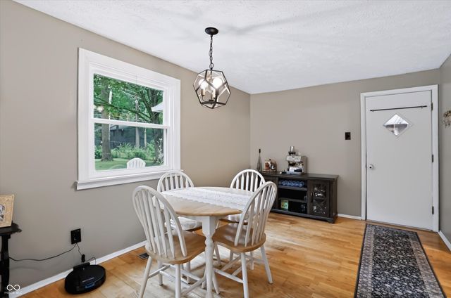 1515 W 75th Place, Indianapolis, IN 46260