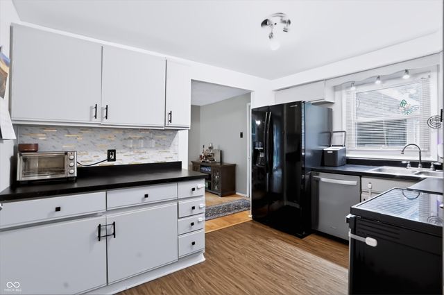 1515 W 75th Place, Indianapolis, IN 46260