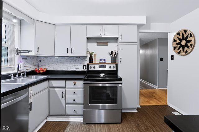 1515 W 75th Place, Indianapolis, IN 46260