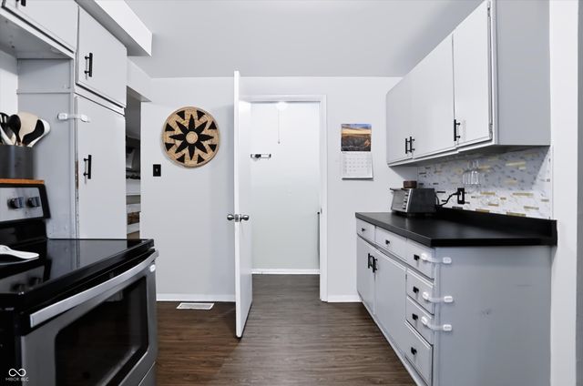 1515 W 75th Place, Indianapolis, IN 46260