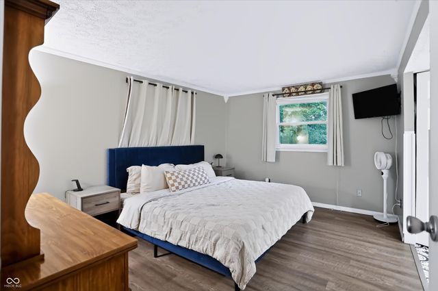 1515 W 75th Place, Indianapolis, IN 46260