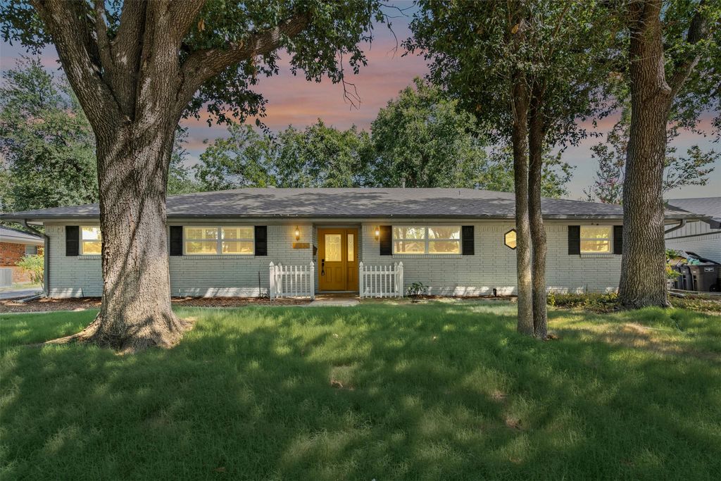 4821 Harlan Avenue, Fort Worth, TX 76132