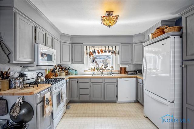 11965 Dyke Road, Curtice, OH 43412