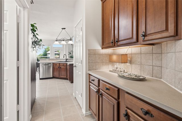 1007 Dover Heights Trail, Mansfield, TX 76063