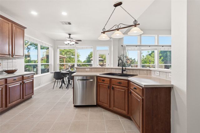 1007 Dover Heights Trail, Mansfield, TX 76063