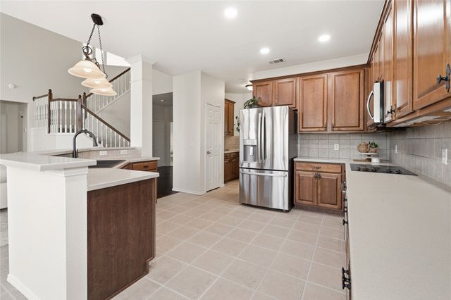 1007 Dover Heights Trail, Mansfield, TX 76063