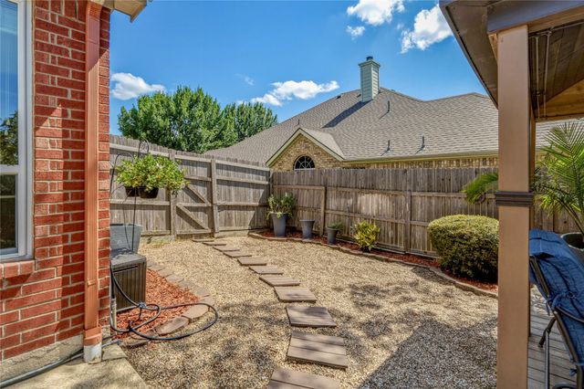 1007 Dover Heights Trail, Mansfield, TX 76063