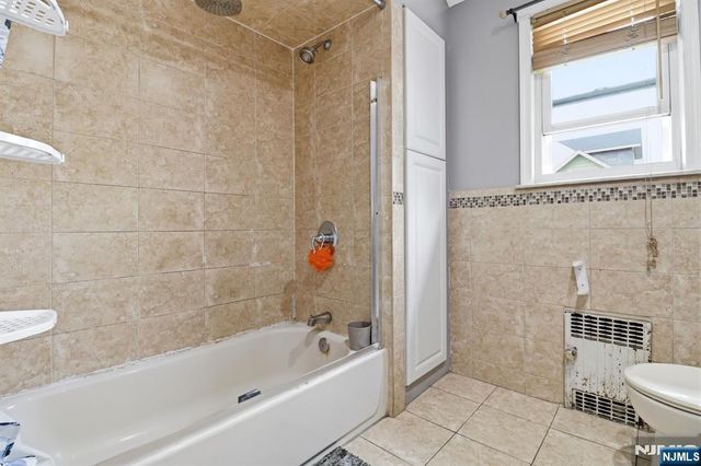 407 3rd Avenue, Newark, NJ 07107