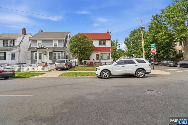 407 3rd Avenue, Newark, NJ 07107
