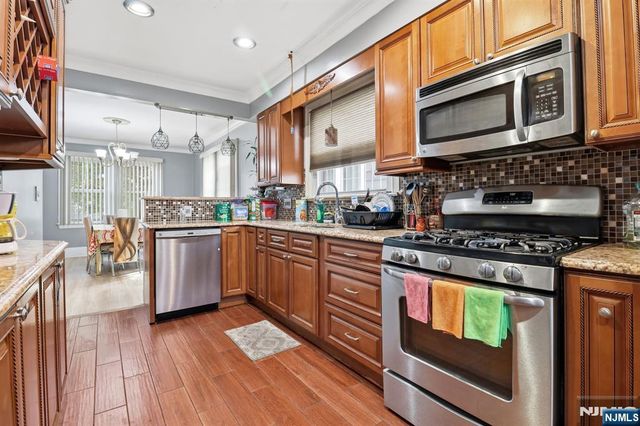 407 3rd Avenue, Newark, NJ 07107