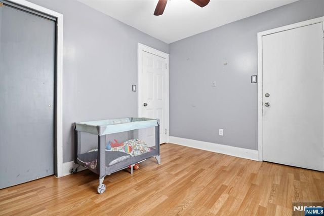407 3rd Avenue, Newark, NJ 07107