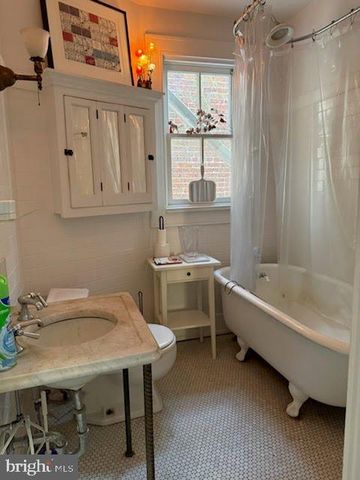 2516 CLIFFBOURNE PL NW, Washington, DC 20009