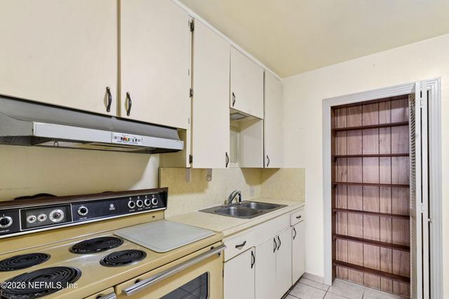 1374 DAKAR Street, Jacksonville, FL 32205