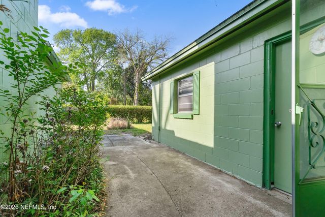 1374 DAKAR Street, Jacksonville, FL 32205