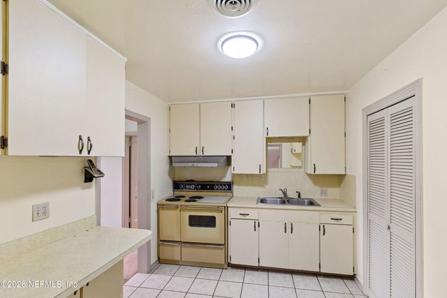 1374 DAKAR Street, Jacksonville, FL 32205