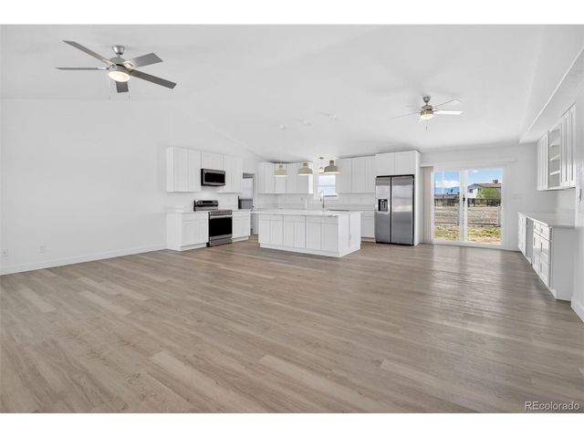 668 E Milt Dr, Pueblo, CO 81007