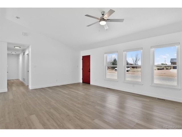 668 E Milt Dr, Pueblo, CO 81007