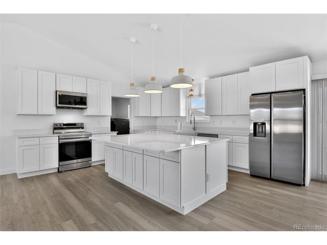 668 E Milt Dr, Pueblo, CO 81007