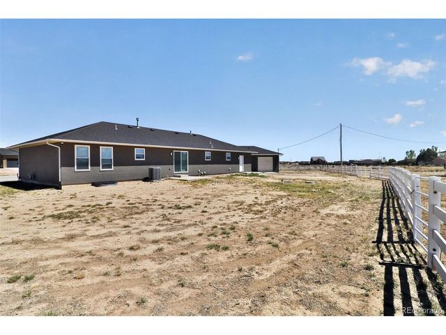 668 E Milt Dr, Pueblo, CO 81007