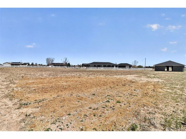 668 E Milt Dr, Pueblo, CO 81007