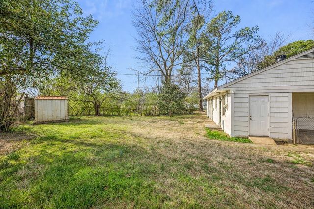 1215 MT MORIAH RD, Memphis, TN 38117