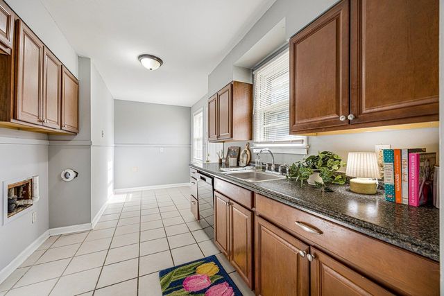 1215 MT MORIAH RD, Memphis, TN 38117