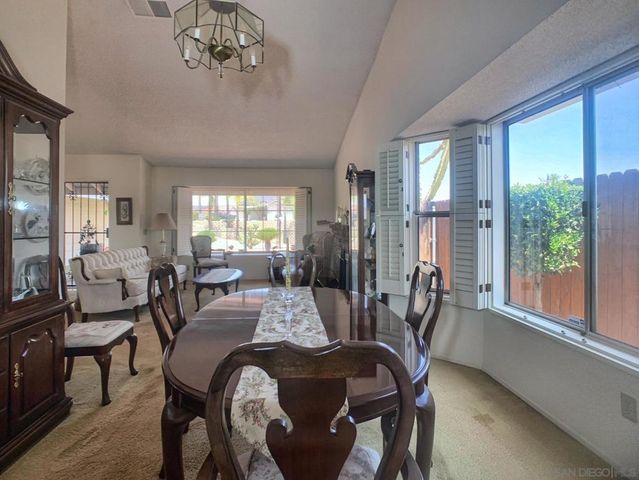 2552 Wind River Rd, El Cajon, CA 92019