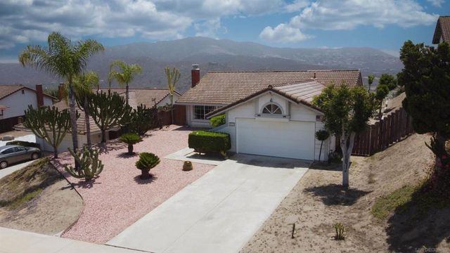 2552 Wind River Rd, El Cajon, CA 92019