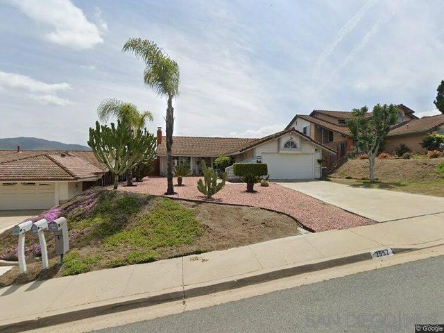 2552 Wind River Rd, El Cajon, CA 92019
