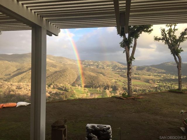 2552 Wind River Rd, El Cajon, CA 92019