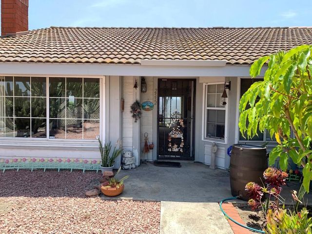 2552 Wind River Rd, El Cajon, CA 92019