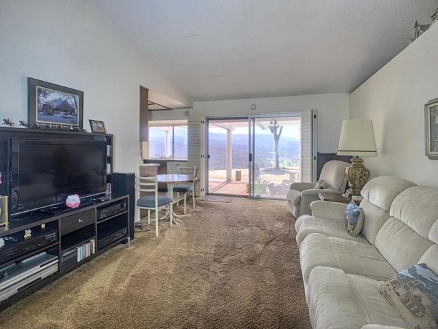 2552 Wind River Rd, El Cajon, CA 92019