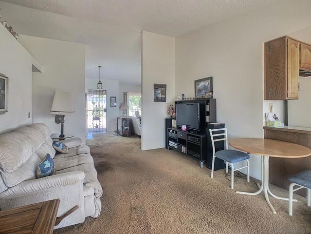 2552 Wind River Rd, El Cajon, CA 92019