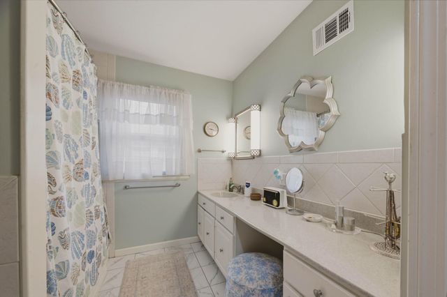 222 N Brookside St, Wichita, KS 67208